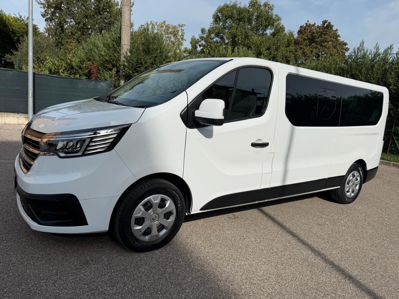 Renault Trafic 2.0 dCi - 9 POSTI - NAV - 12 MESI DI GARANZIA