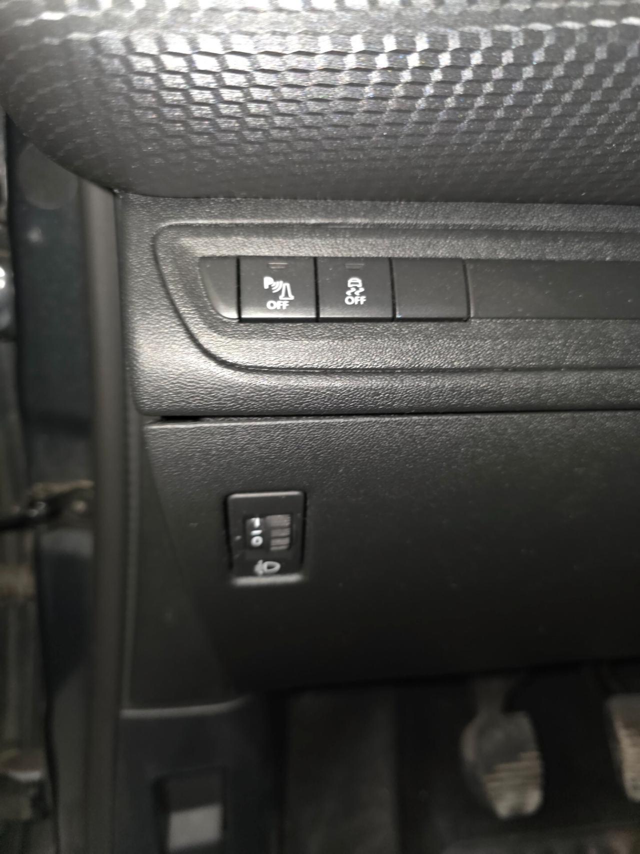 Peugeot 208 PureTech 82 5 porte Allure