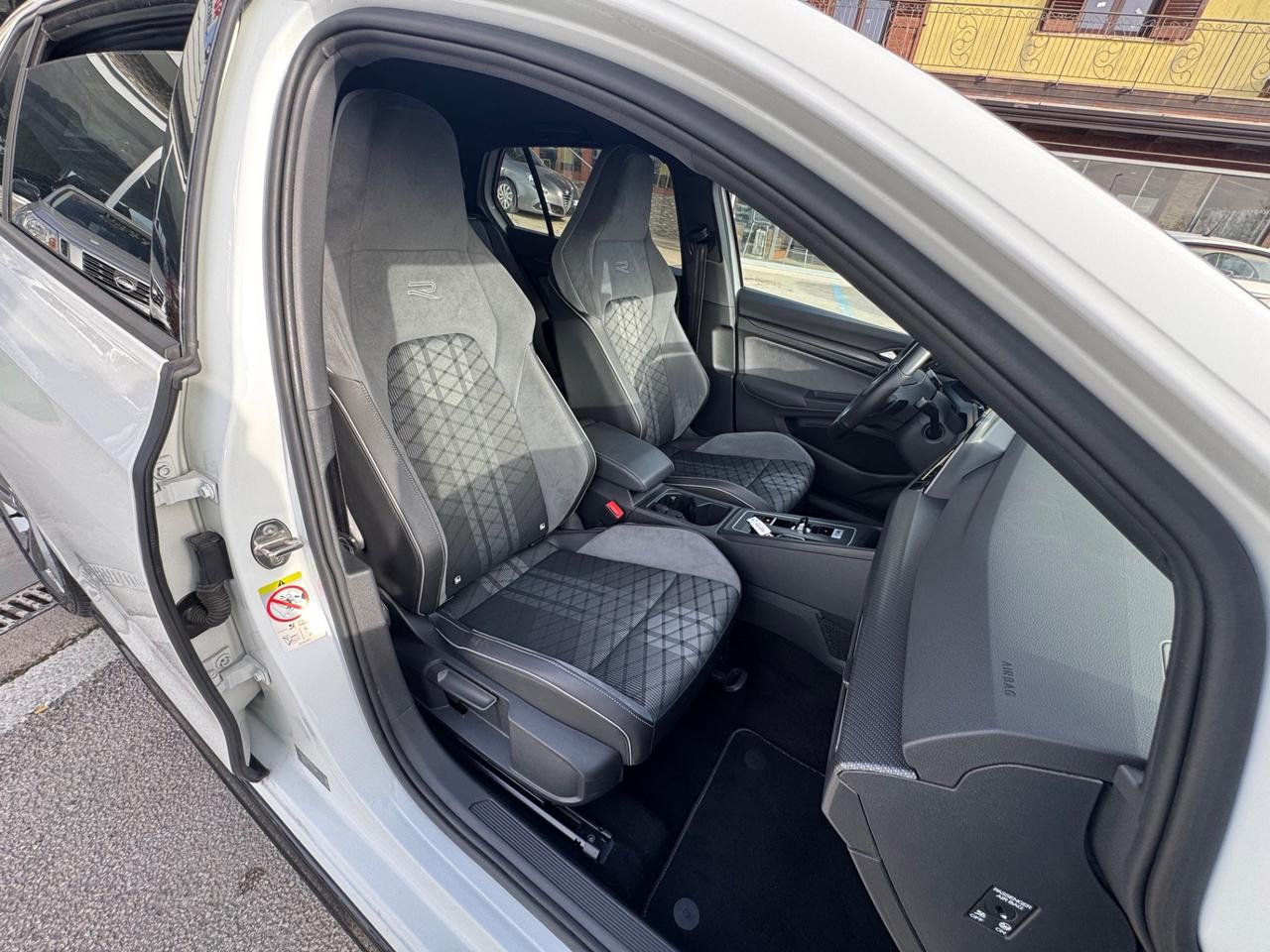 Volkswagen Golf 2.0 TDI 150 CV DSG SCR R-Line