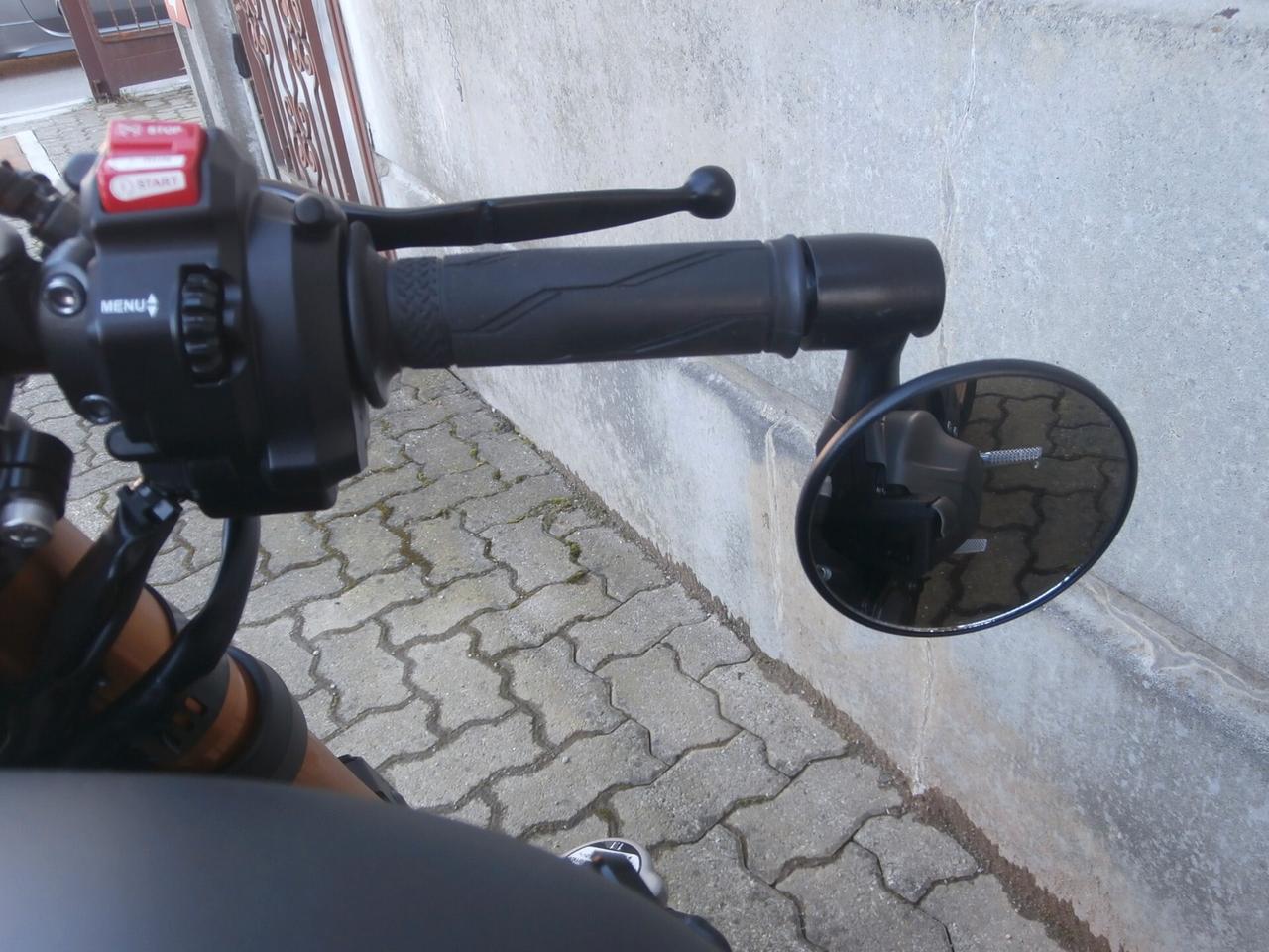 Yamaha XSR 900 (2022 - 24) del 2023 passaggio incluso.