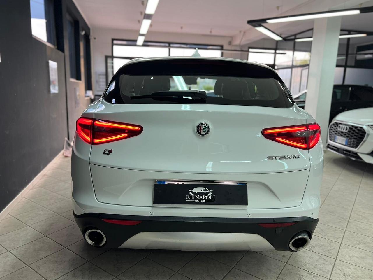 Alfa Romeo Stelvio 2.2 Turbodiesel 210 CV AT8 Q4 Super