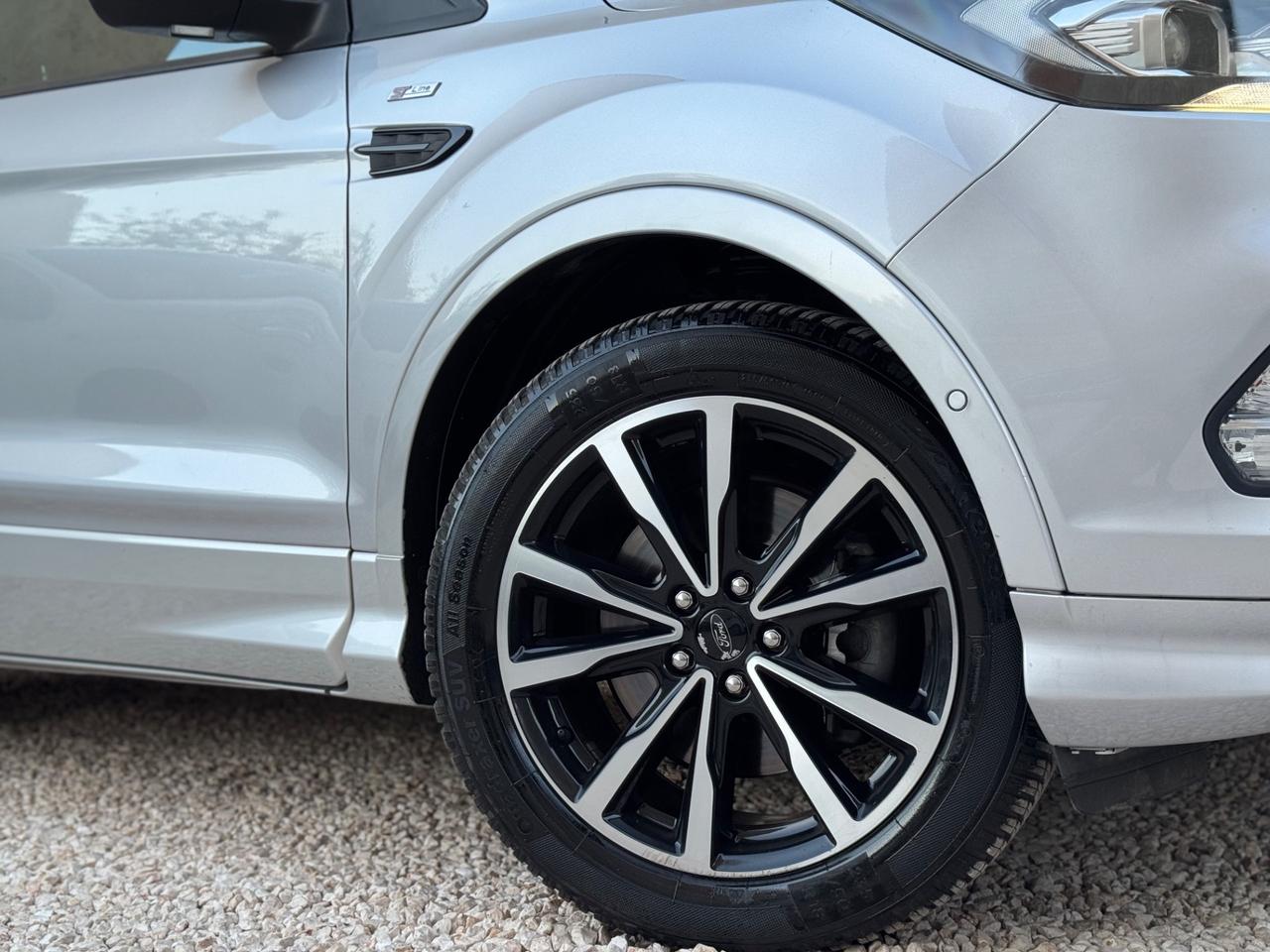 Ford Kuga 1.5 TDCI 120 CV S&S 2WD Powershift ST-Line