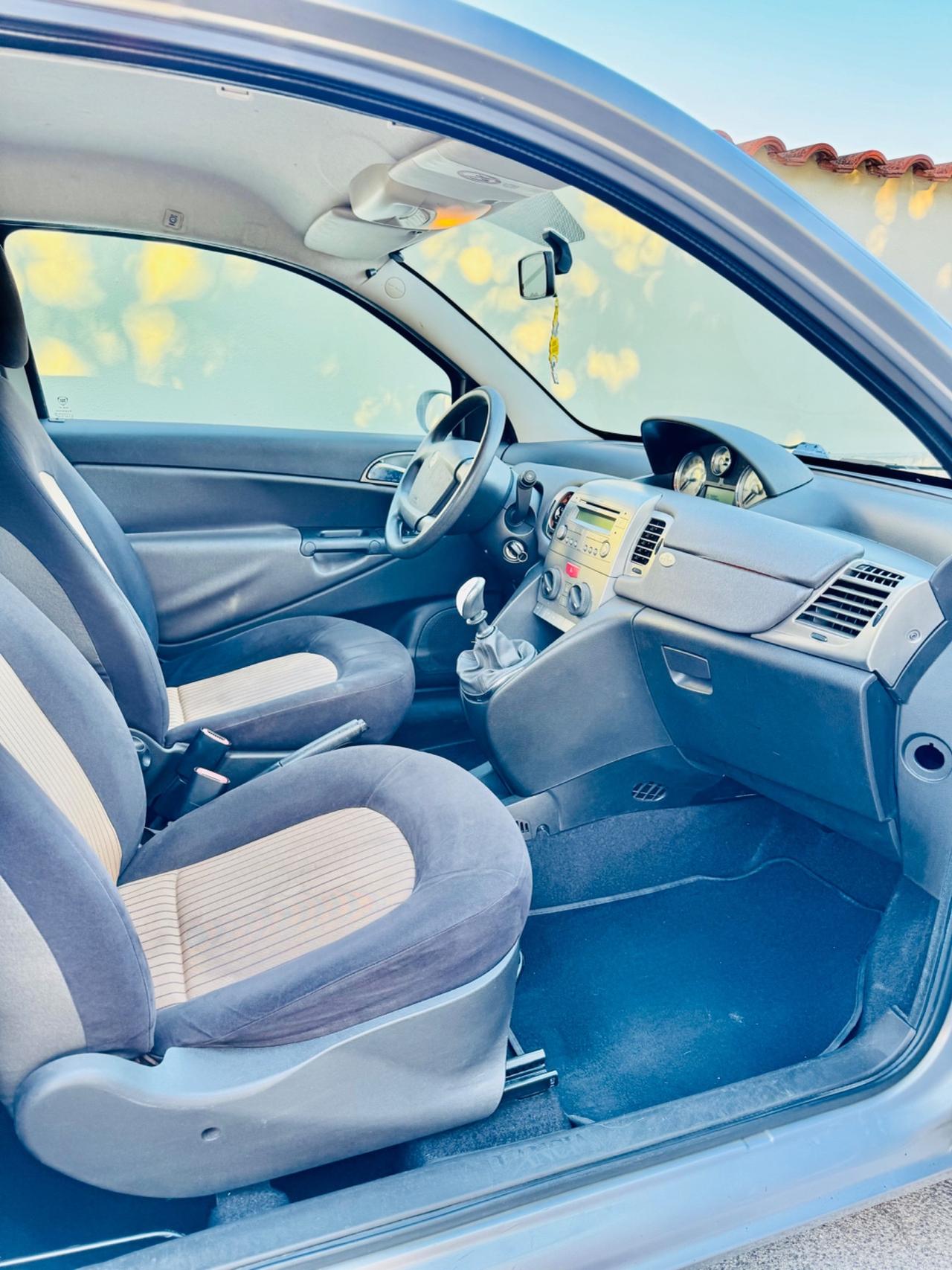 Lancia Ypsilon 1.2 Oro Giallo