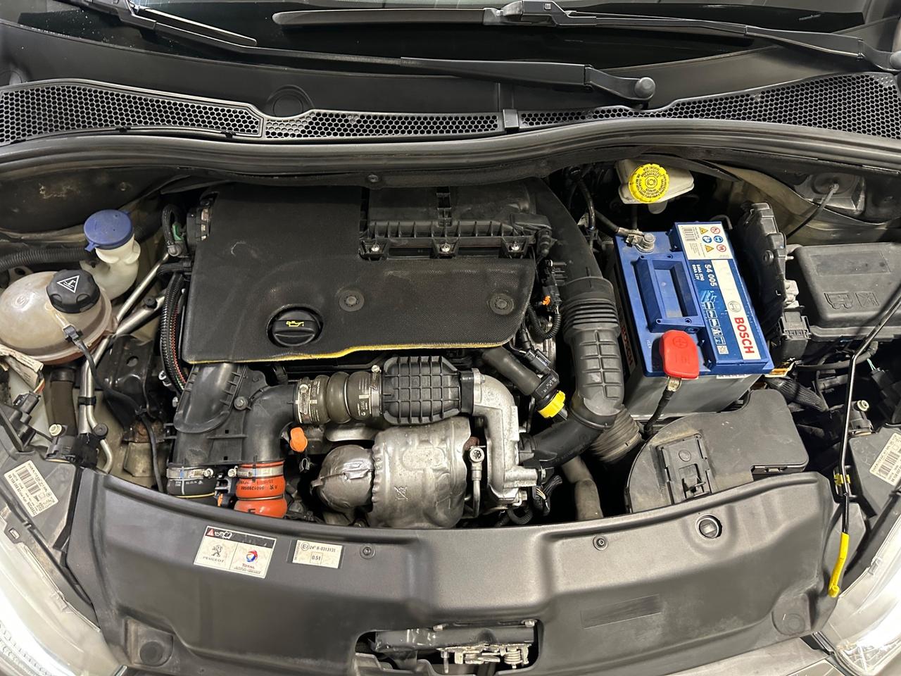 Peugeot 208 BlueHDi 75 5 porte Allure Neopatentati