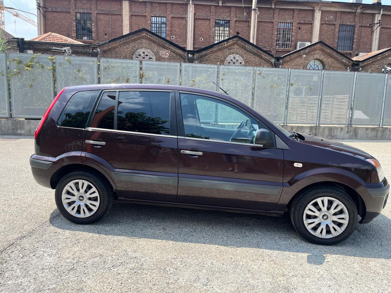 Ford Fusion UAV 1.6 16V 5p.