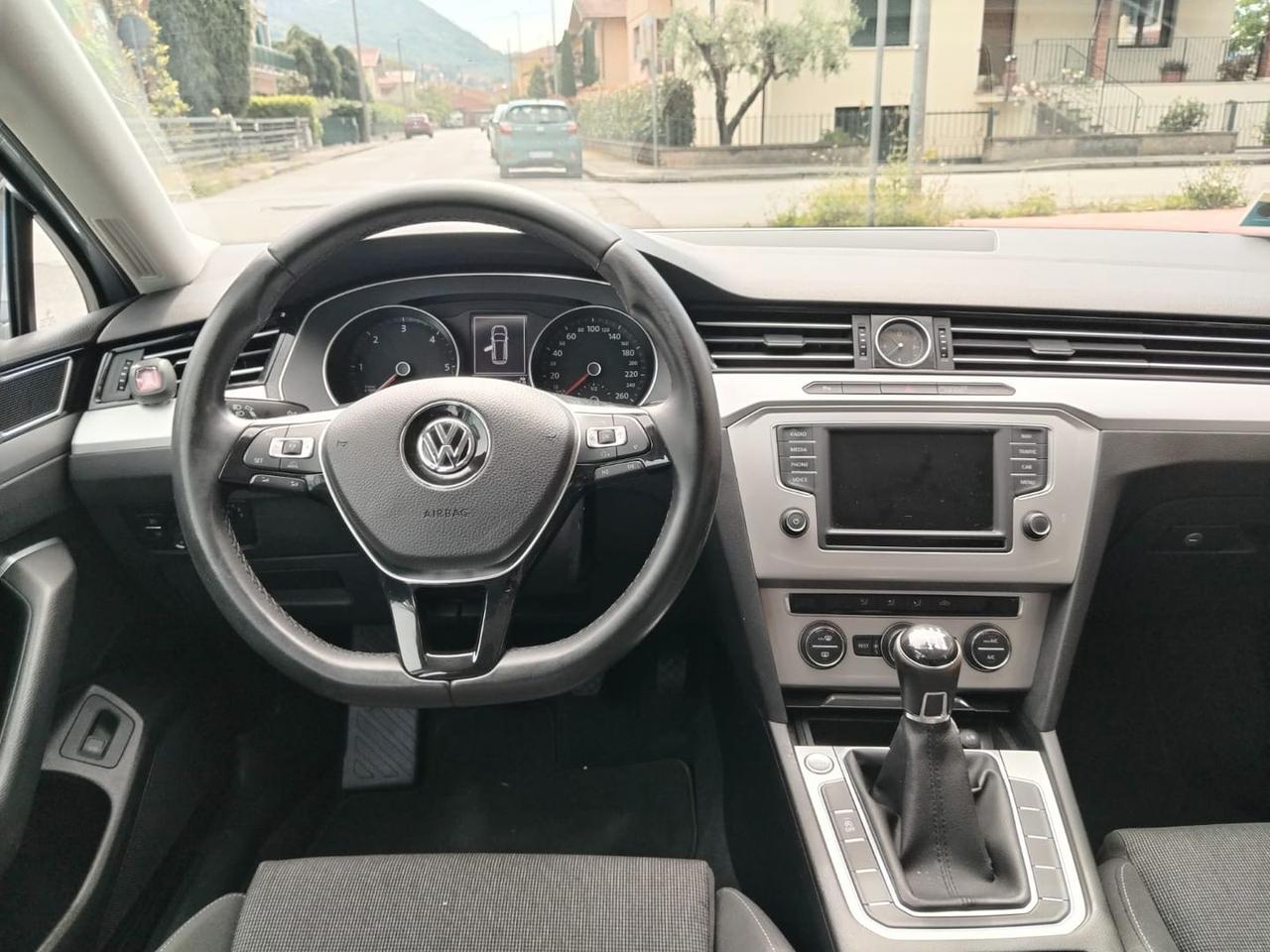 Volkswagen Passat Comfortline 1.6 TDI
