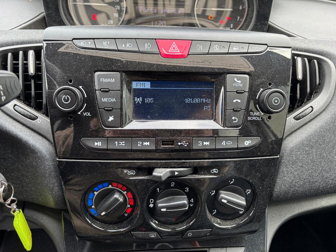 Lancia Ypsilon 1.2 69 CV 5 porte Ecochic Elefantino Blu