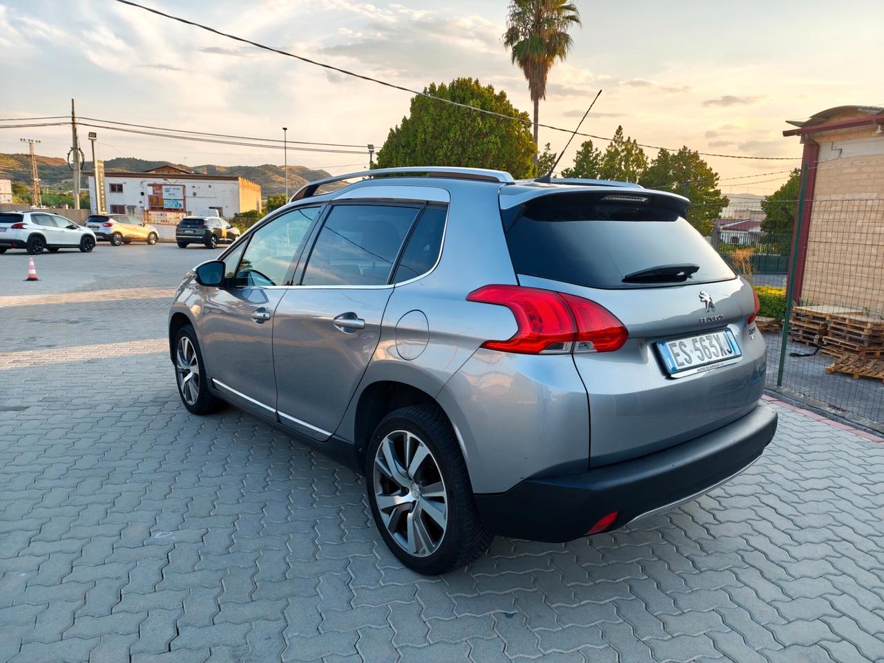 Peugeot 2008 1.6 e-HDi 115 CV Stop&Start Allure
