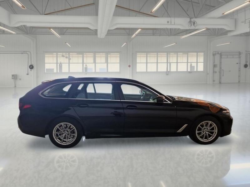 BMW 518 48V Business Touring Auto