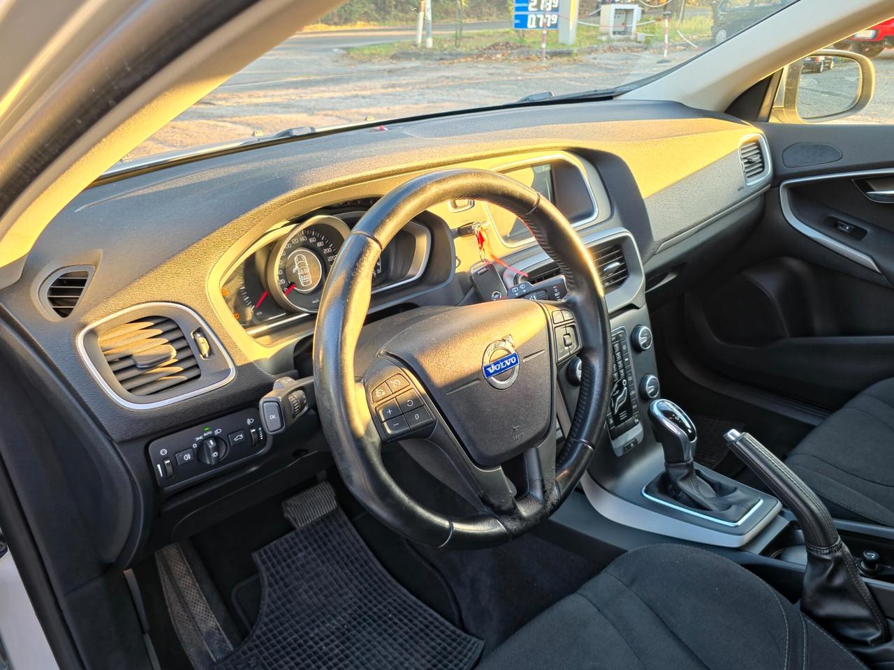 Volvo V40 D4 Momentum CV-120 Automatica E6 NEO 2016