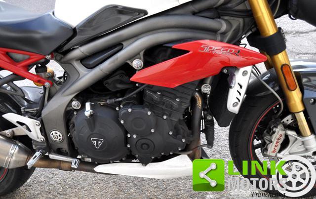 TRIUMPH Speed Triple R 1050