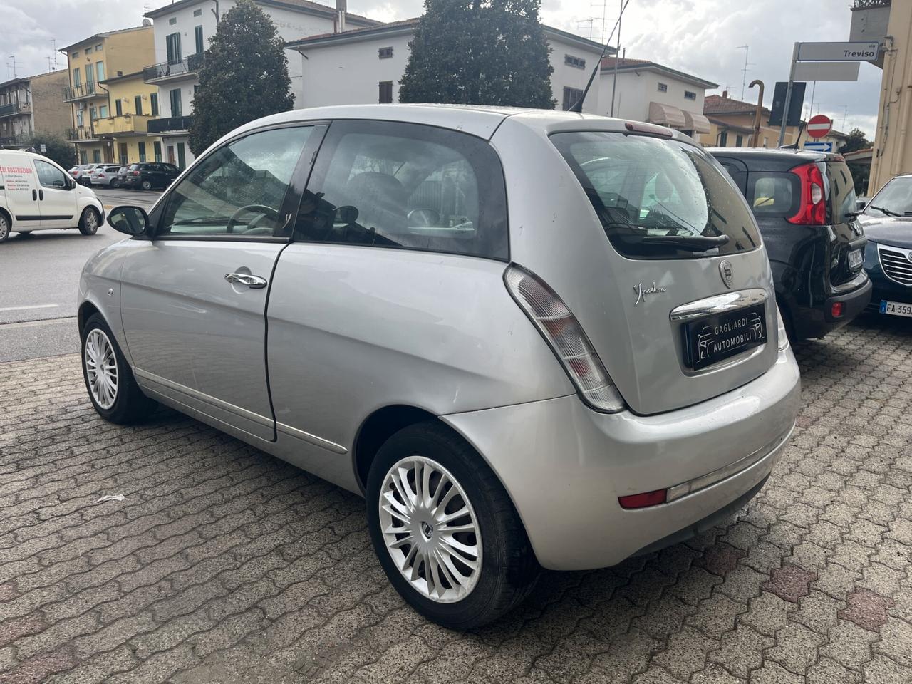 Lancia Ypsilon 1.2 Argento