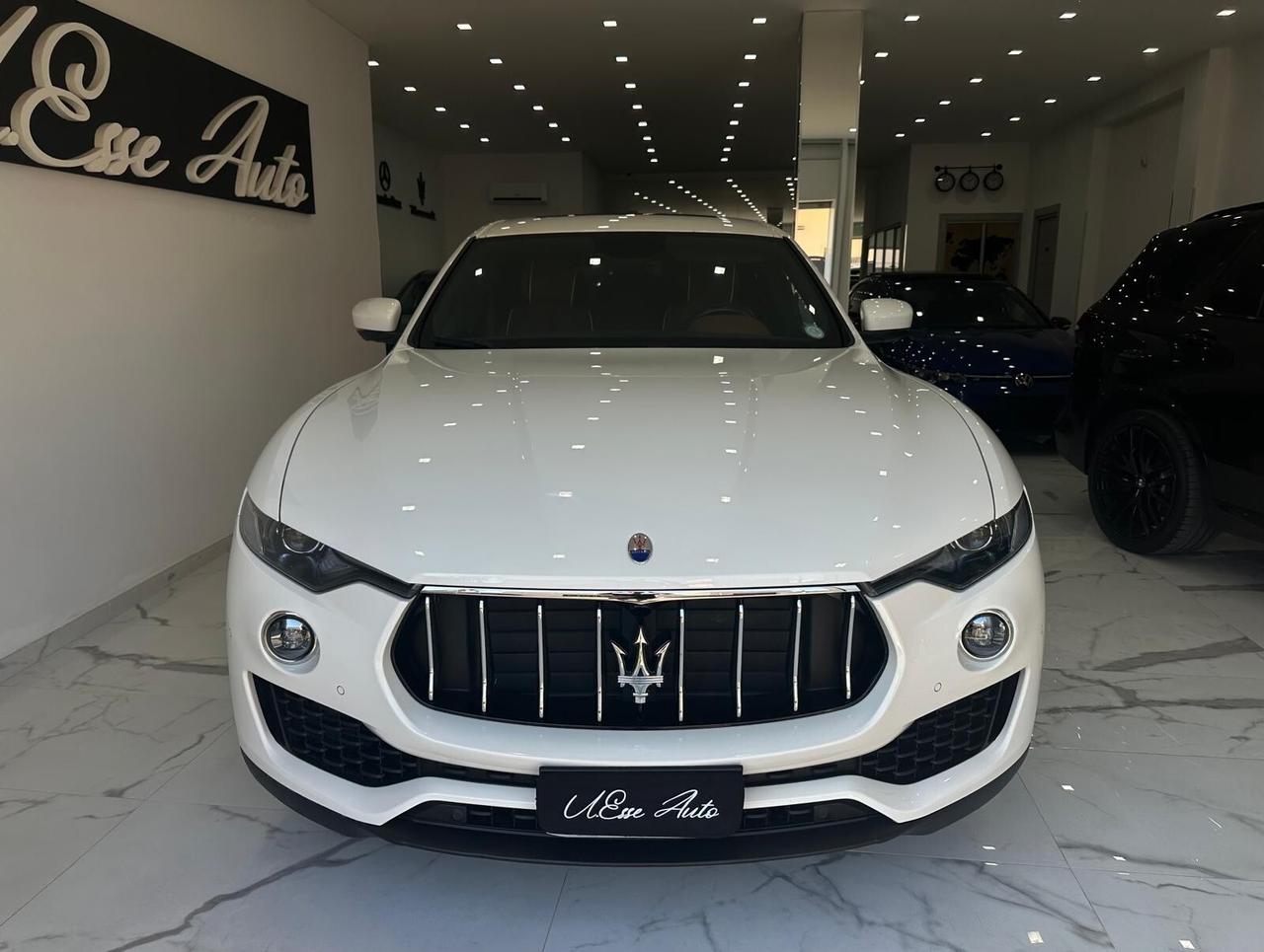Maserati Levante 3.0 V6 Granlusso 250cv Q4 *tetto*