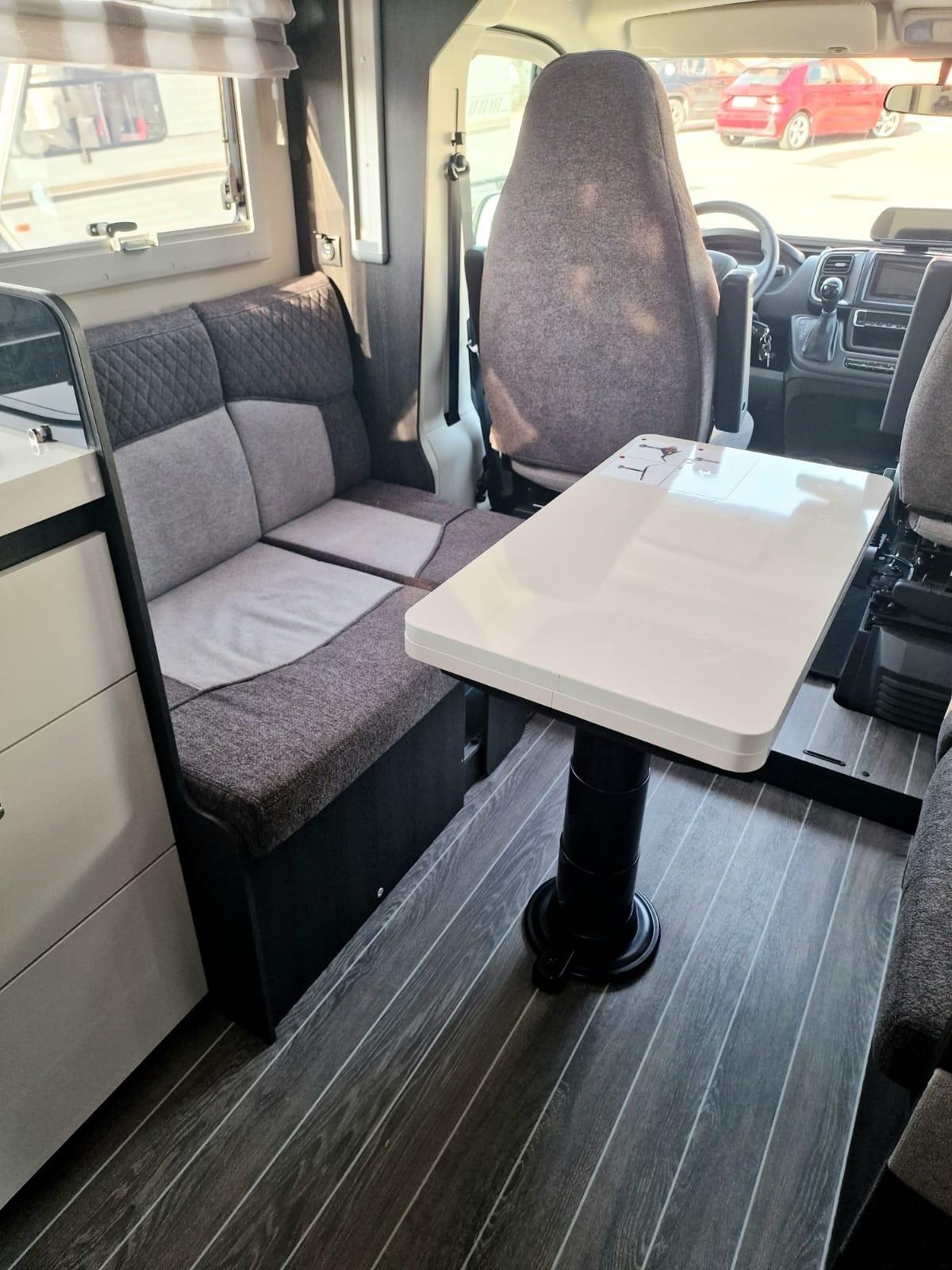 Roller Team semi integrale del 2025 in saldo 700