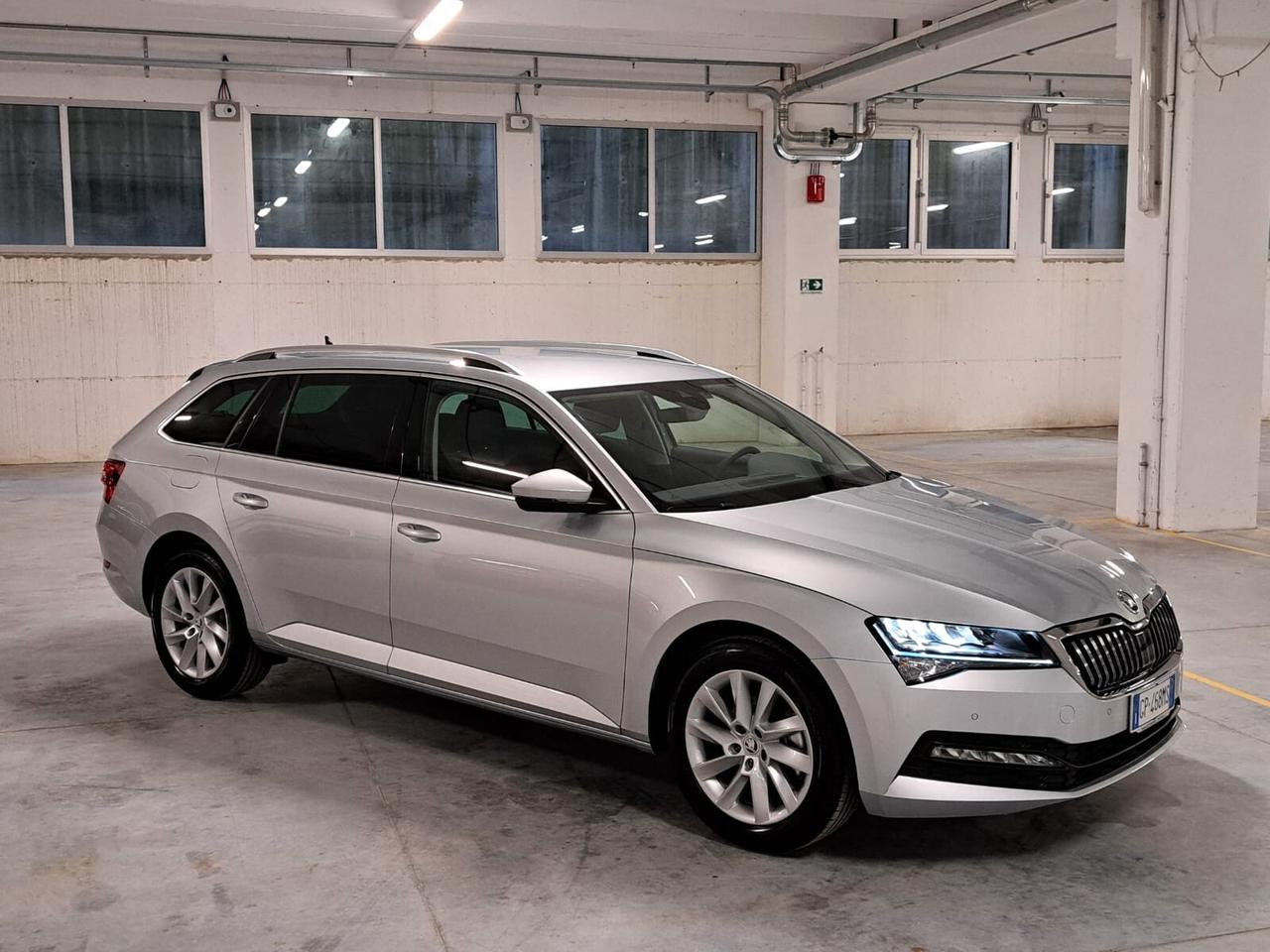 Skoda Superb 2.0 TDI EVO SCR 200CV Executive Wagon DSG Km.0