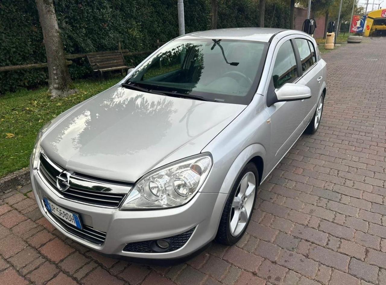 Opel Astra 1.7 CDTI 101CV 5 porte Cosmo