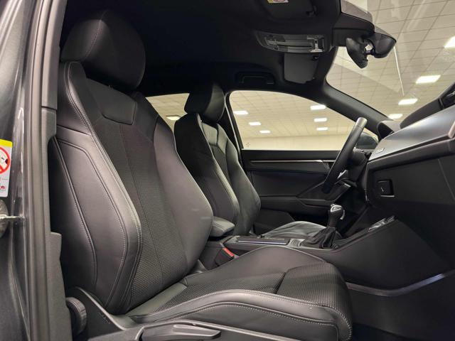 AUDI Q3 35 TDI S tronic S line Interiors