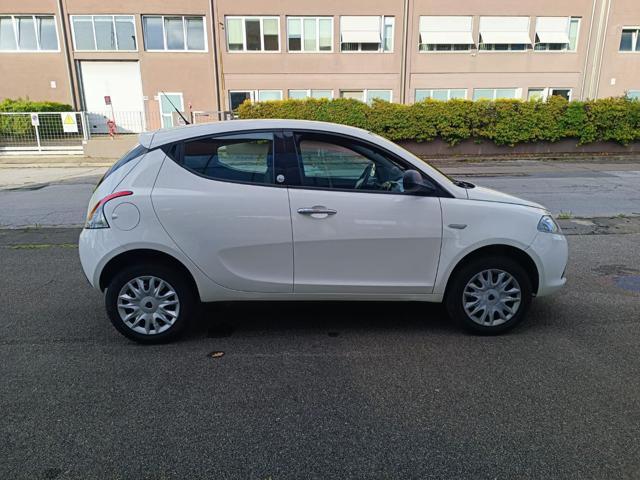 LANCIA Ypsilon 0.9 TwinAir 85 CV 5 porte Metano Ecochic Elefantin