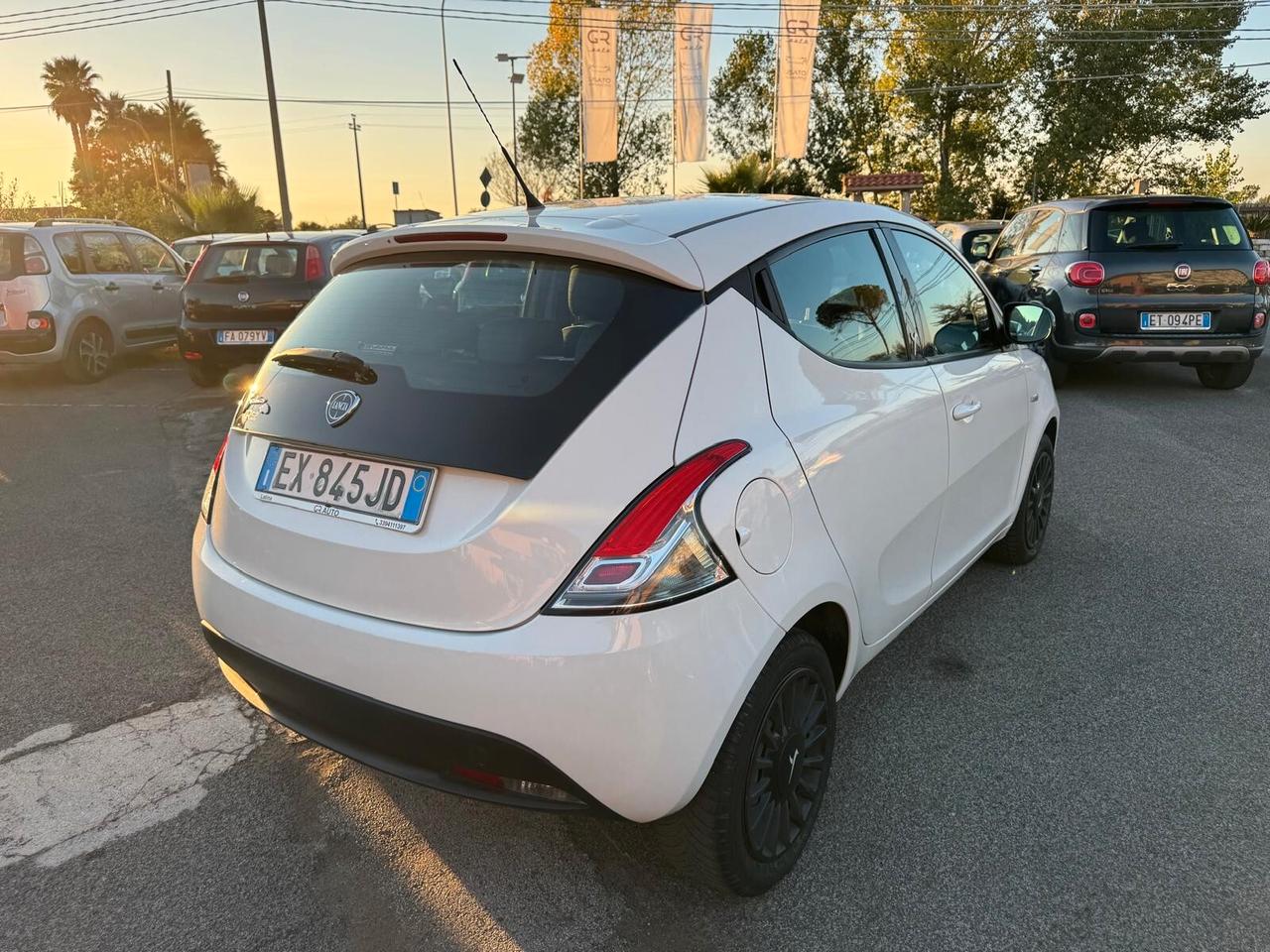 Lancia Ypsilon 1.2 BENZINA NEOPATENTATI 2015