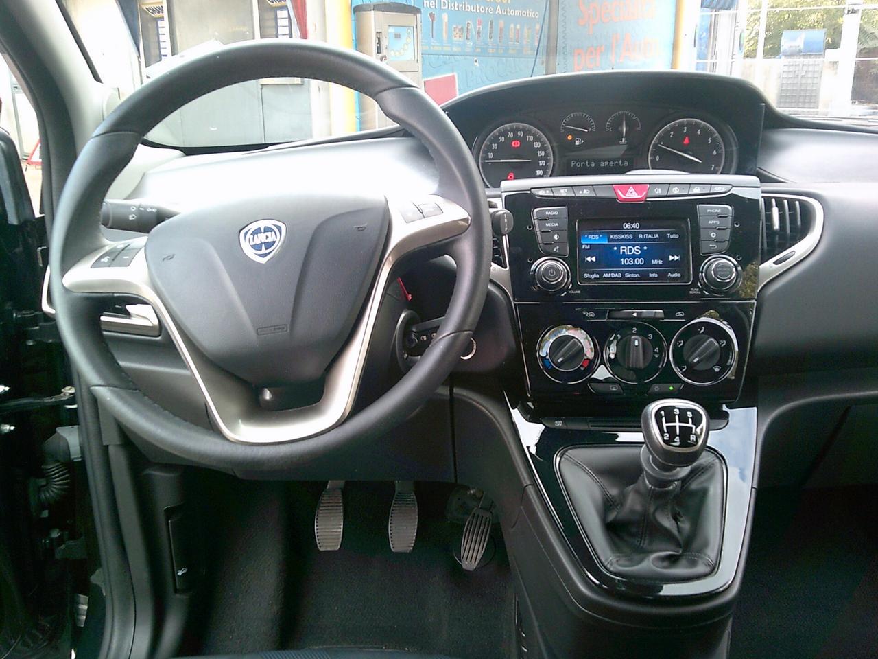 Lancia Ypsilon 1.2 69 CV 5 porte S&S Gold