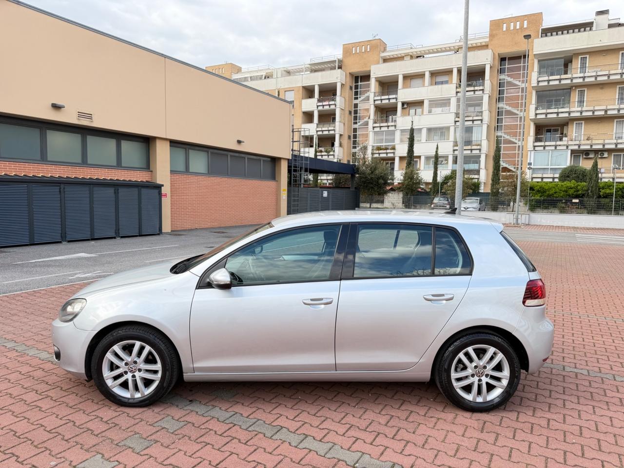 Volkswagen Golf VI 1.6 TDI DSG Highline