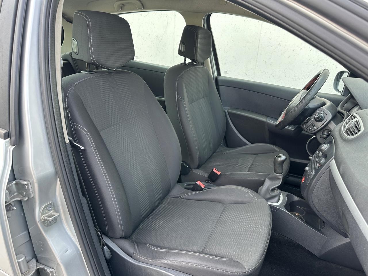Renault Clio 1.2 16V 5 porte Luxe