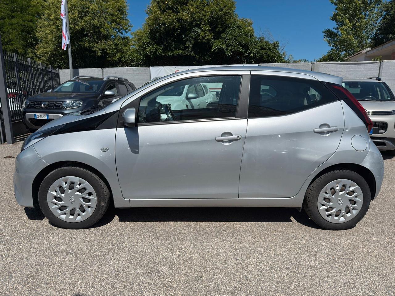 Toyota Aygo 1.0 VVT-i 72 CV 5 porte x-play MMT