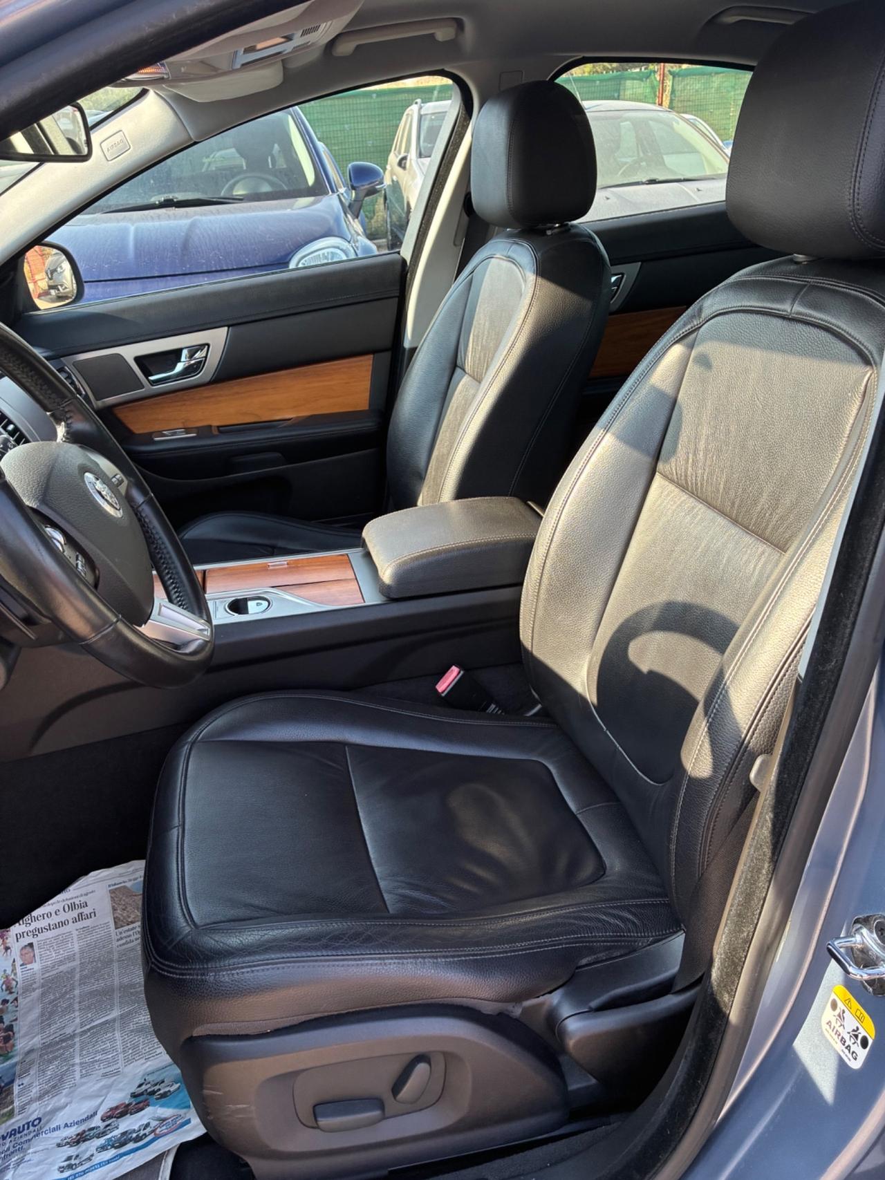 Jaguar XF 2.7D V6 Premium Luxury