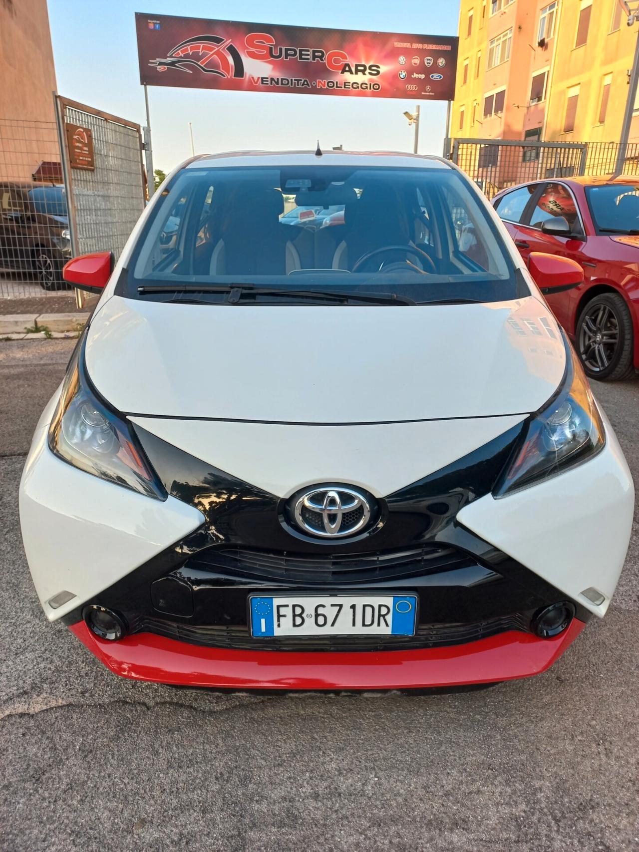 Toyota Aygo 1.0 VVT-i 69 CV 5 porte x-play km 44000