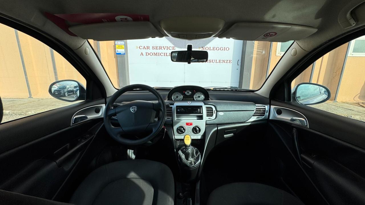 Lancia Ypsilon 1.2 69 CV NEOPATENTATI - 2011