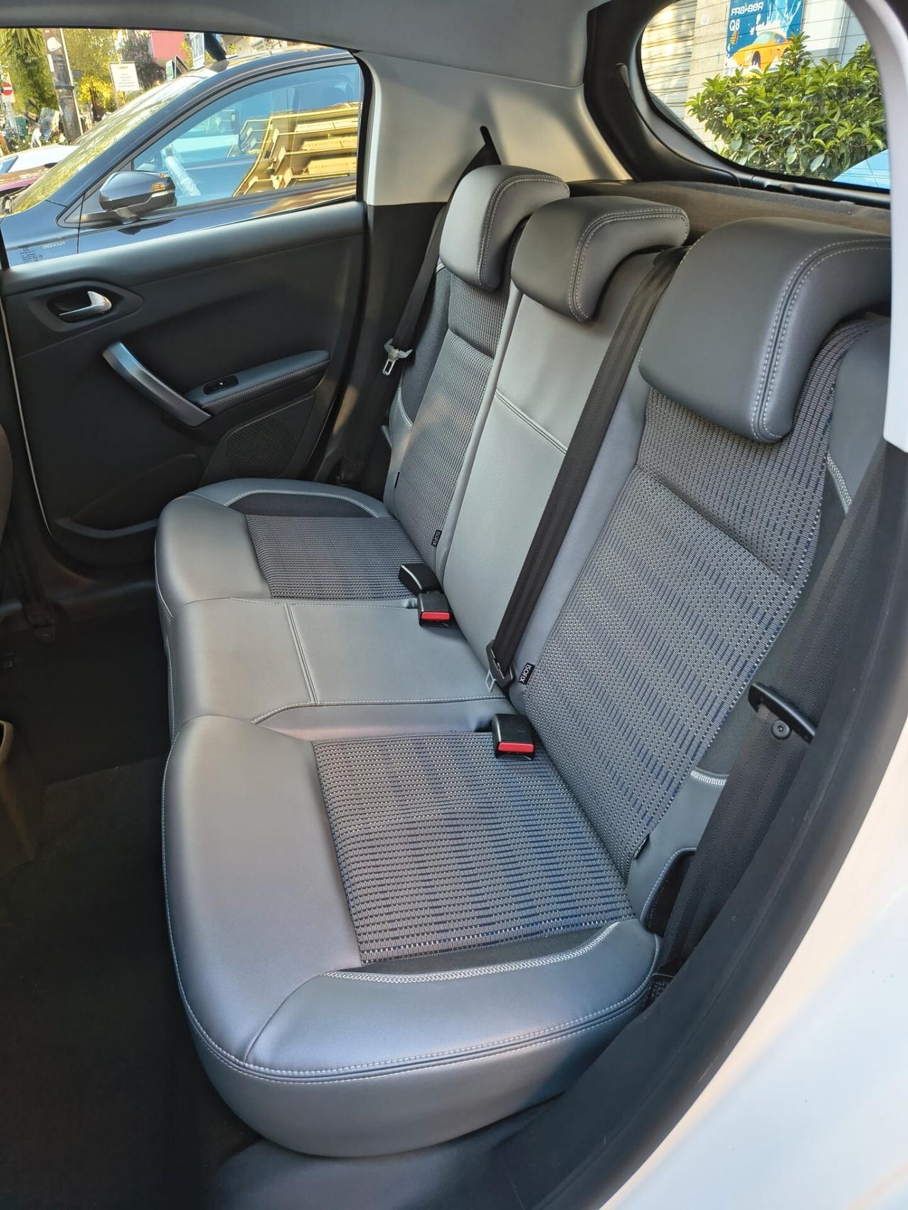 Peugeot 208 PureTech 82 5 porte Allure