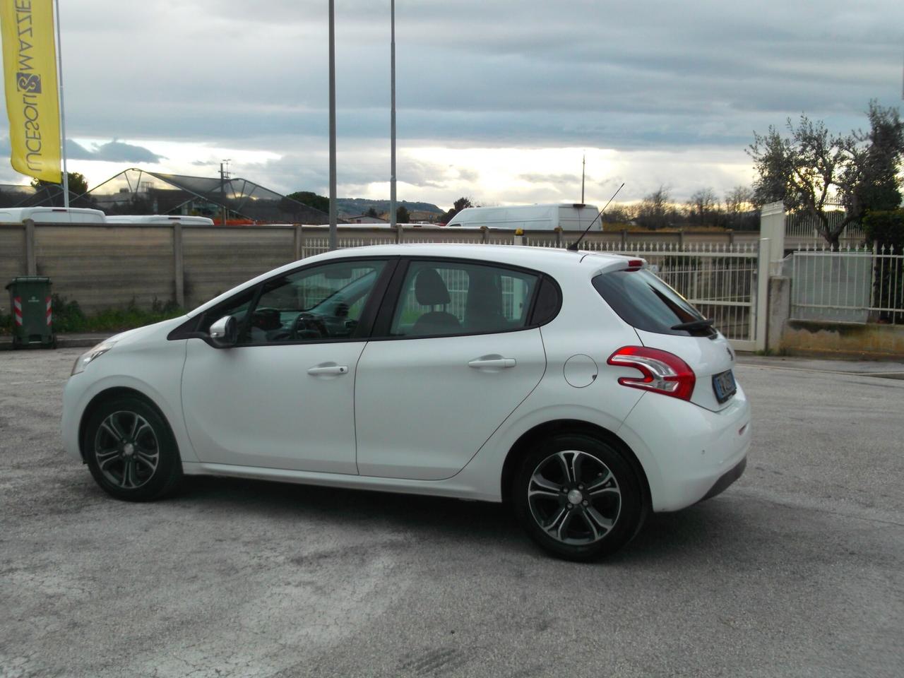 Peugeot 208 1.4 HDi Neopatentati 2014