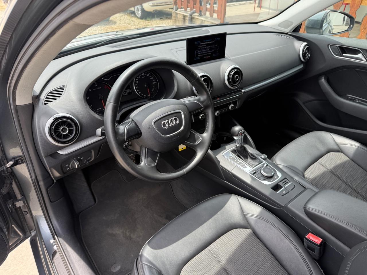 Audi A3 1.6 TDI clean diesel S tronic Attraction
