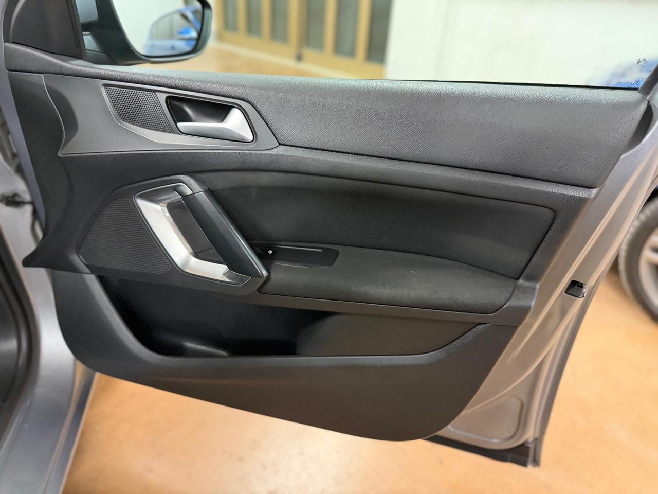 Peugeot 308 BlueHDi 120 S&S SW Business