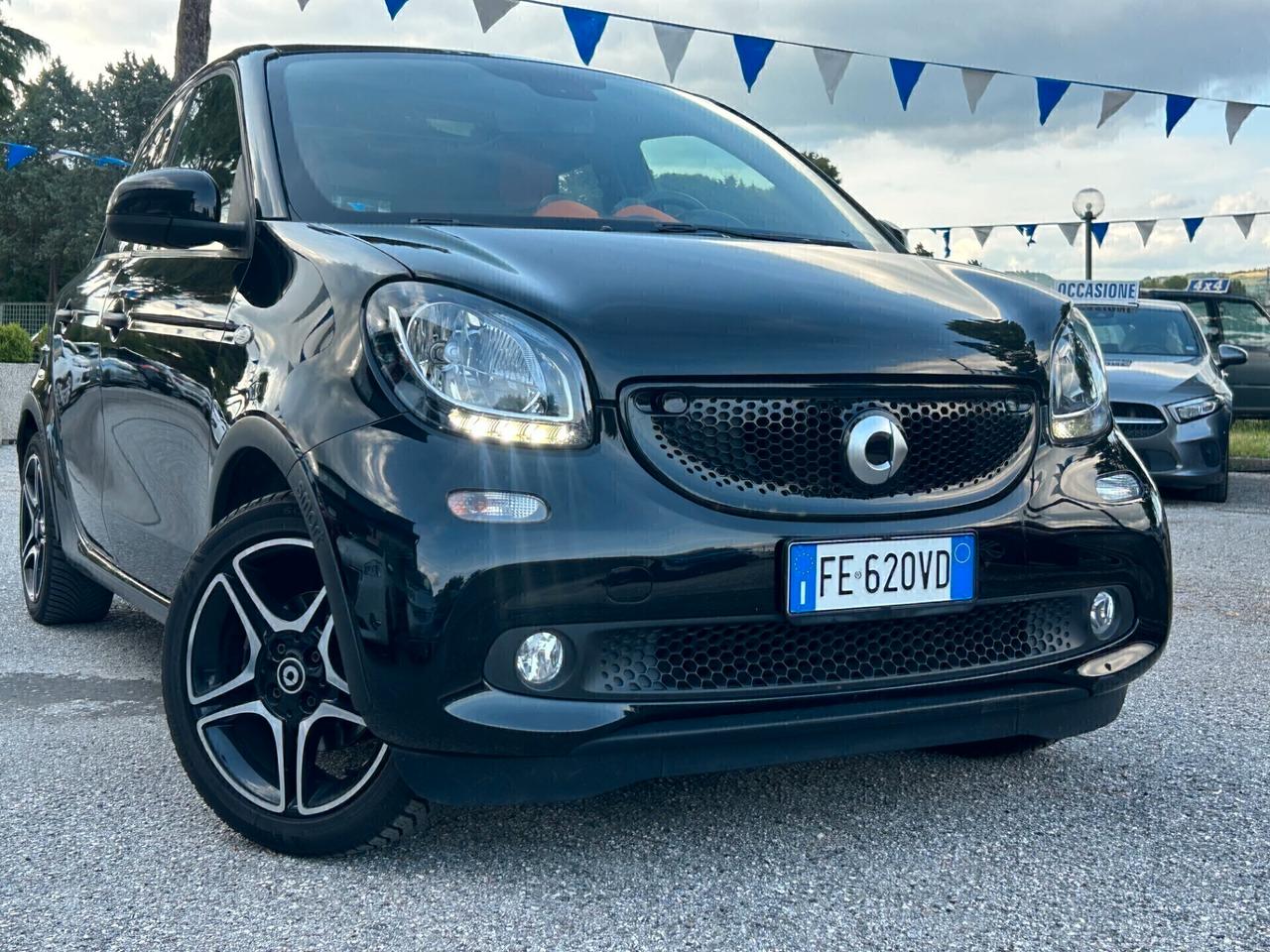 " UNA CHICCA " Smart ForFour 70 1.0 twinamic Passion