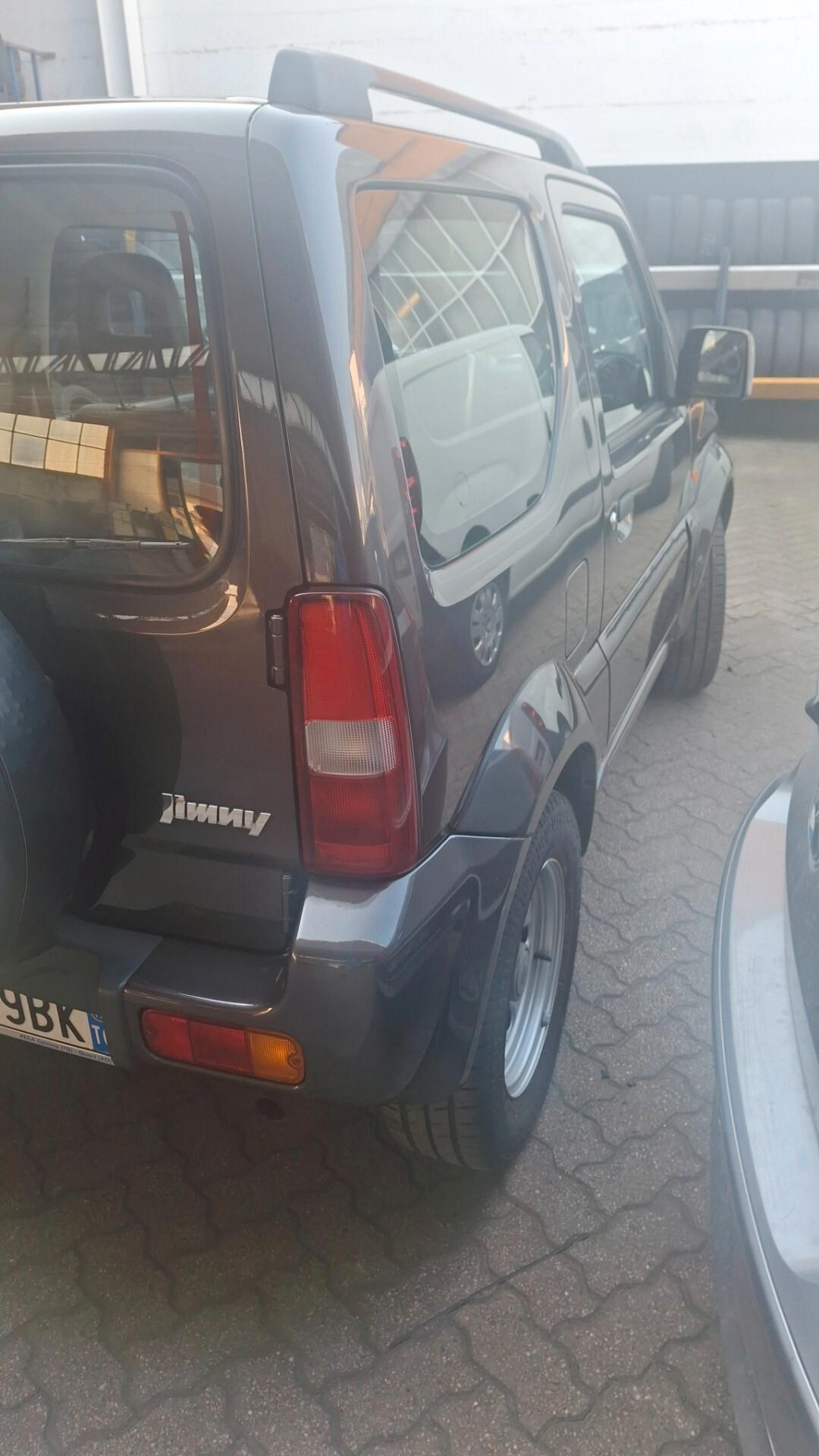 Suzuki Jimny 1.3i 16V cat 4WD JLX
