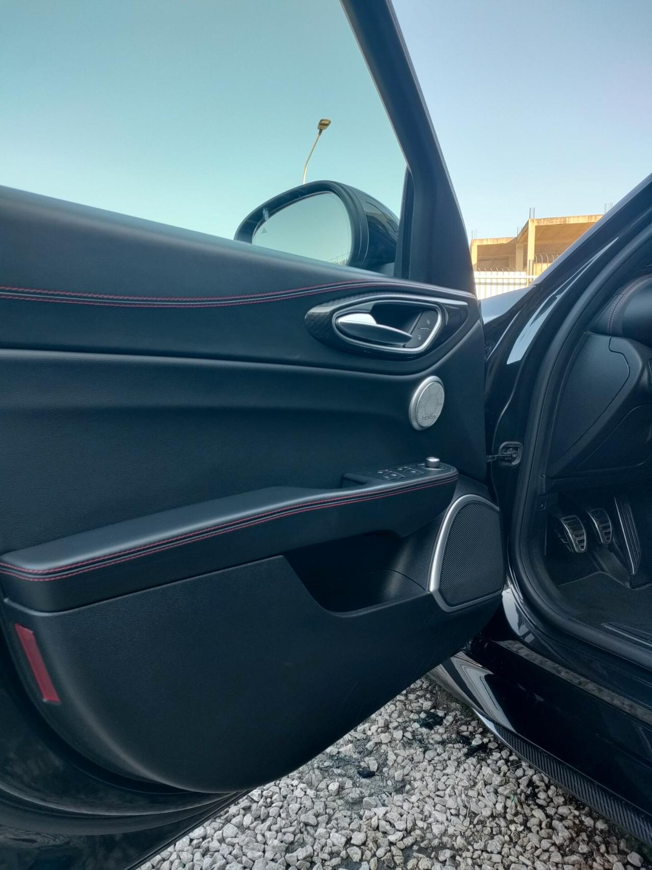 Alfa Romeo Giulia 2.9 T V6 Quadrifoglio