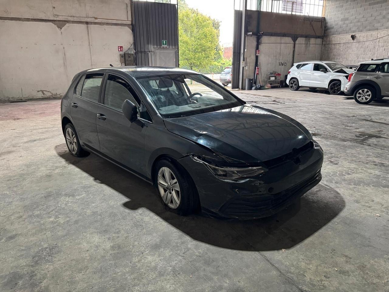 Volkswagen Golf 1.0 etsi 110cv dsg INCIDENTATA