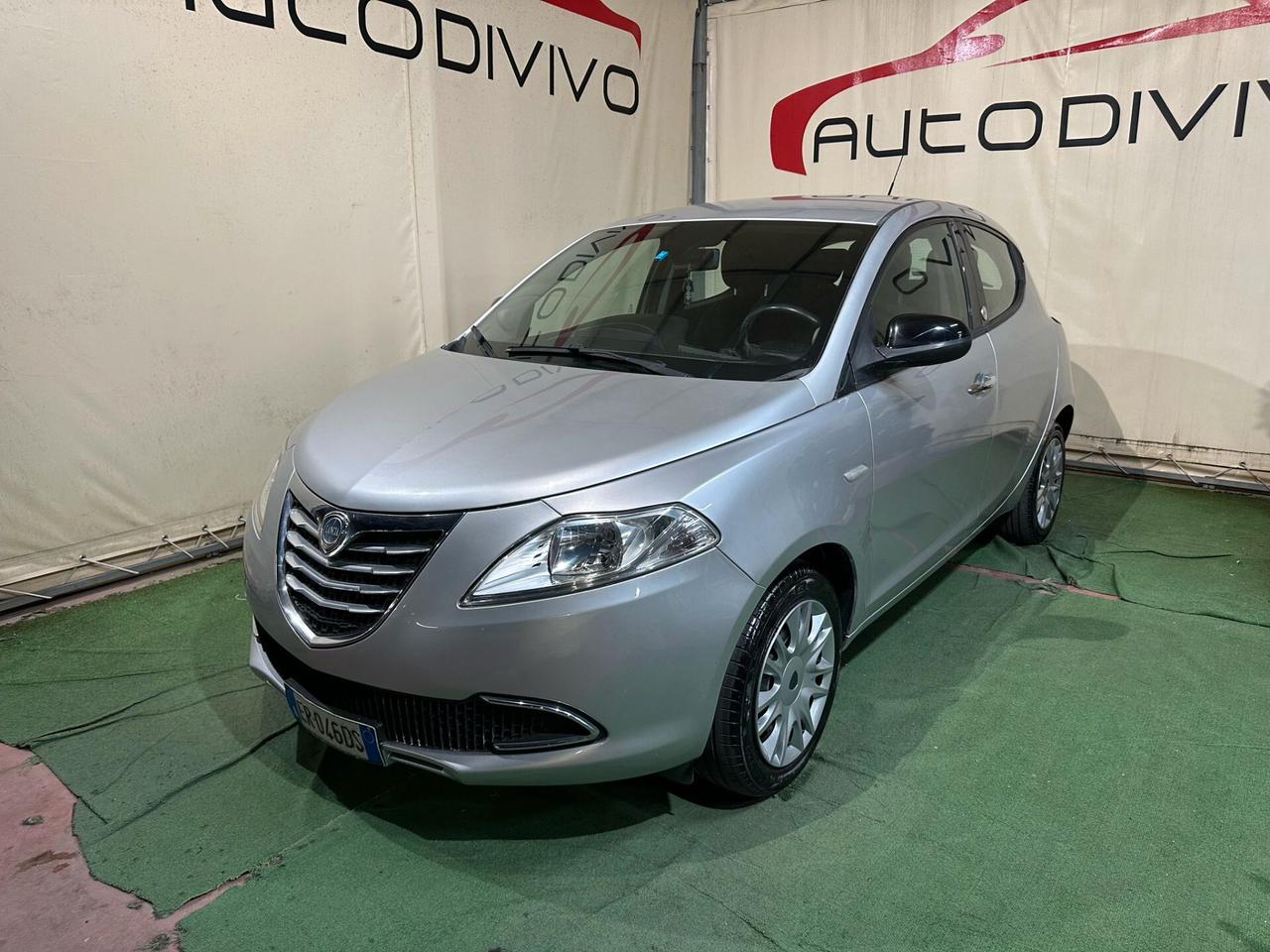 Lancia Ypsilon 1.2 69 CV 5 porte GPL Ecochic Silver