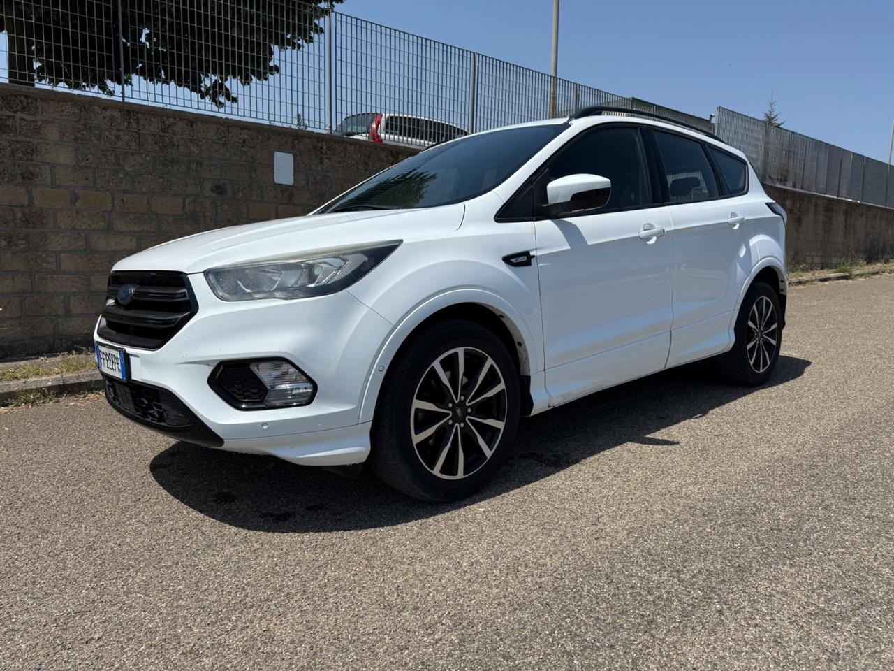 Ford Kuga 1.5 TDCI 120 CV S&S 2WD ST-Line