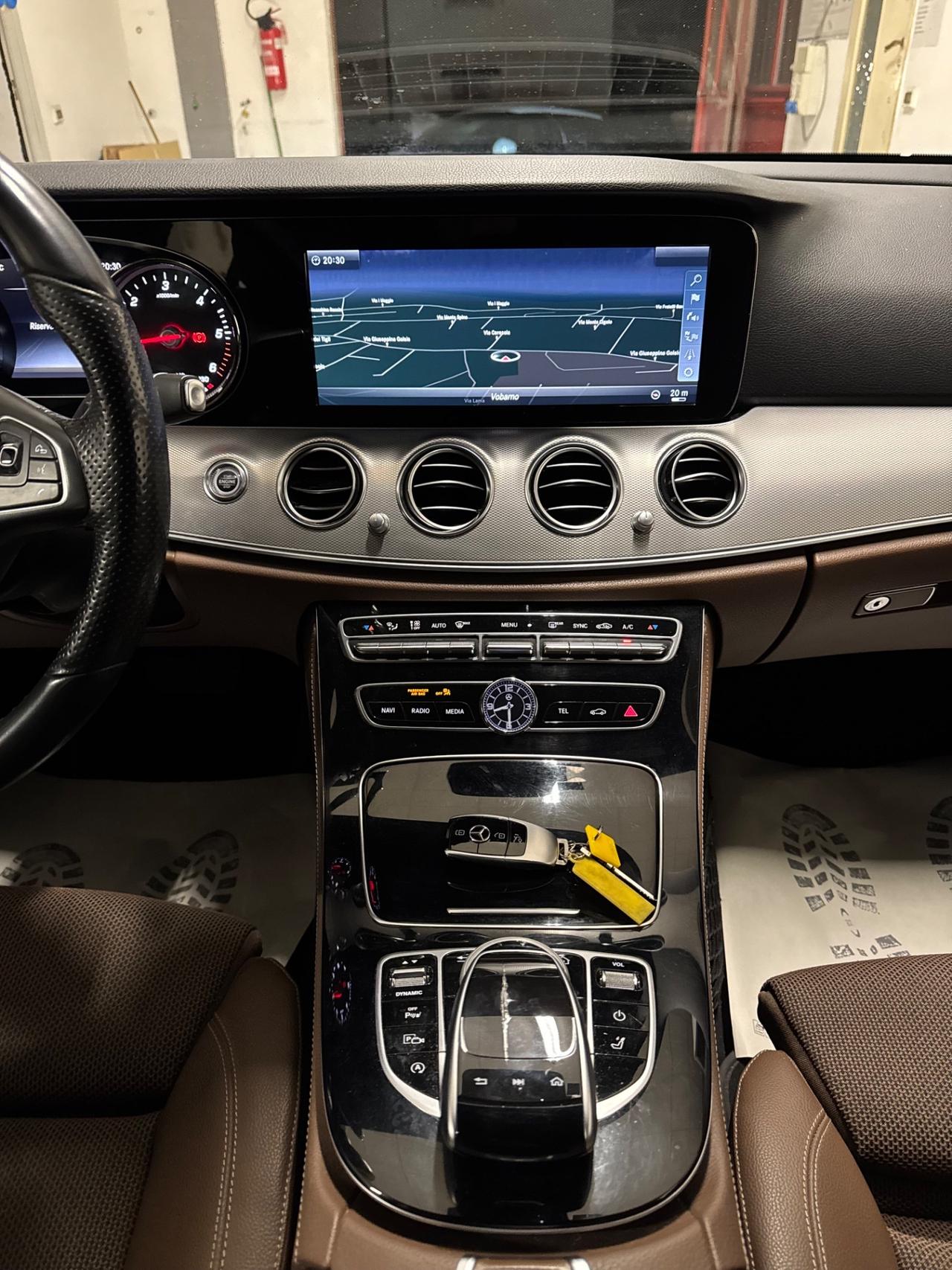 Mercedes-benz E 220 d Auto Premium Plus