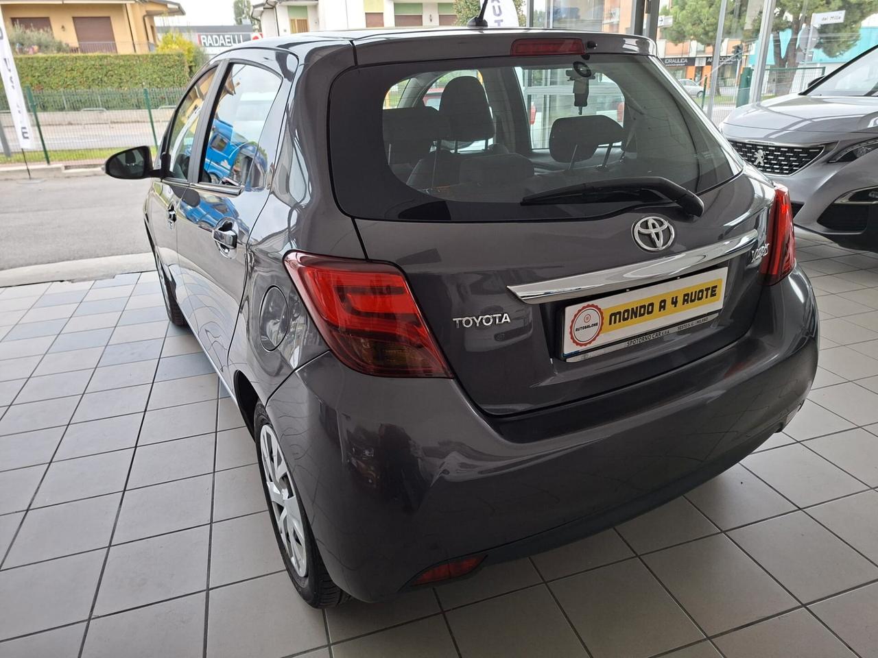 Toyota Yaris 1.3 5 porte Trend