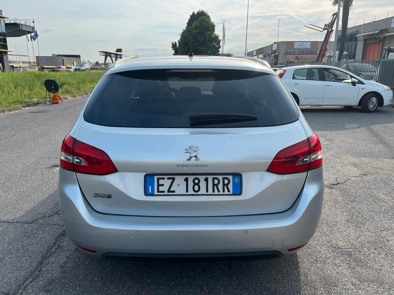 Peugeot 308 PureTech Turbo 130 S&S SW Allure