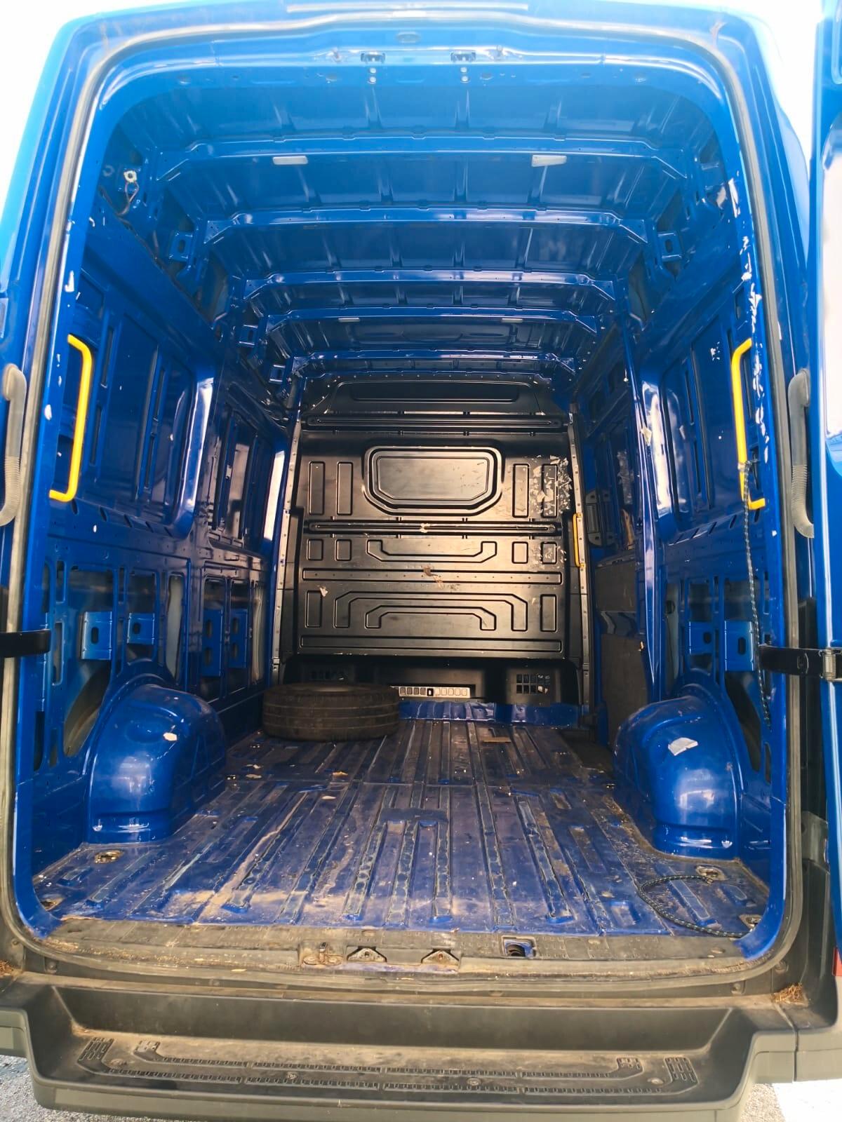 Volkswagen Crafter 30 2.0 TDI 140CV 3posti ***14.500 € + IVA***