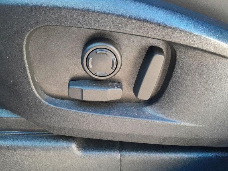 Land Rover Defender 3.0D I6 200 110 X-DYNAMIC SE AWD 7POSTI