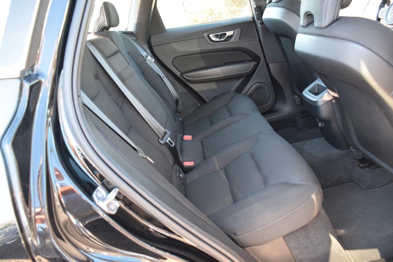 Volvo XC 60 XC60 IBRIDA DIESEL 4X4 2.0 B4 AWD AUTOM Geartronic Momentum FULL