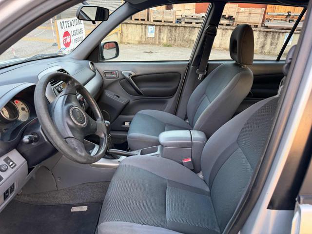 TOYOTA RAV 4 MY23 RAV4 2.0Tdi D-4D cat 5P Sol senza lavoro da fare