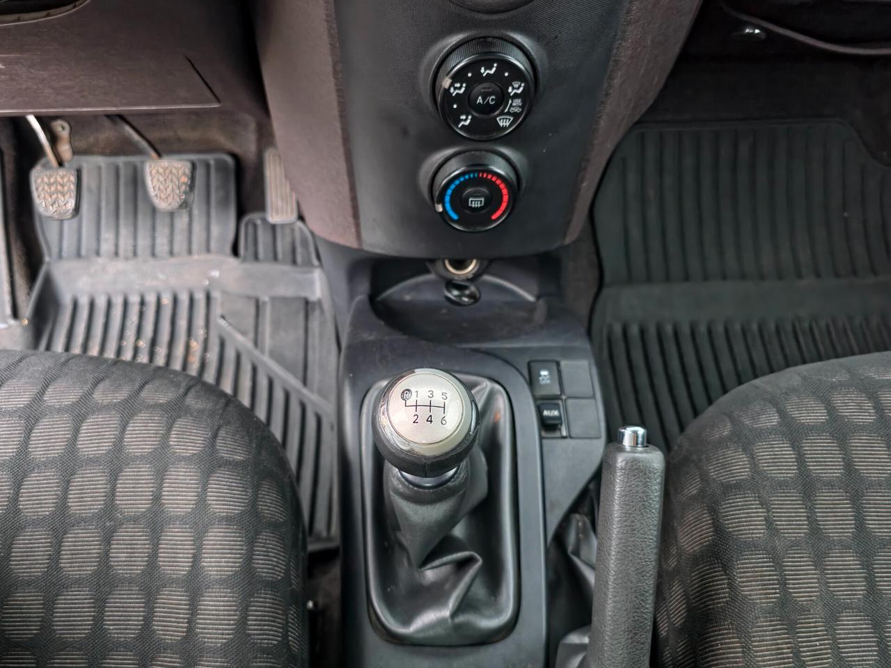 Toyota iQ 1.0 Sol CV-68 E4 Manuale NEO 2010