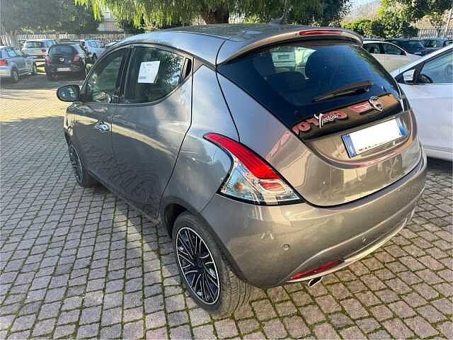 Lancia Ypsilon 1.0 FireFly 5 porte S&S Hybrid Gold