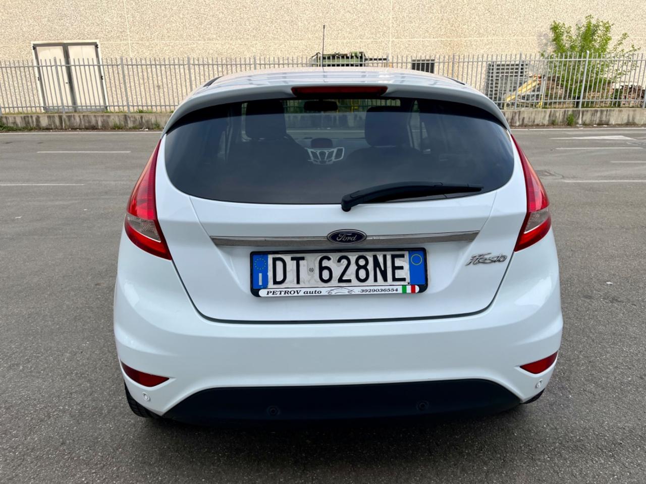 Ford Fiesta 1.2benz 2009 113.000km perfetta per neopatentati